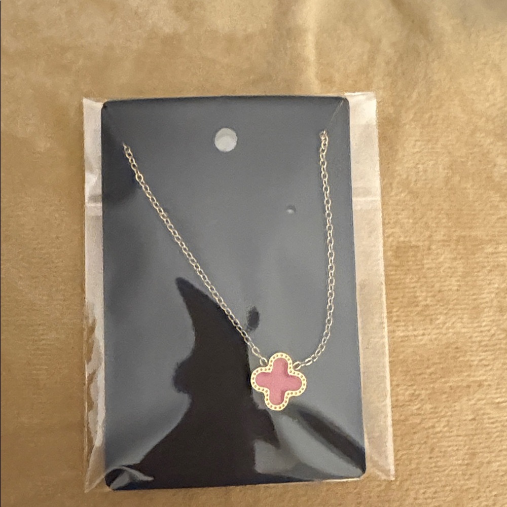 Elegant Gold Pendant Necklace Set - Clover (select 1) - Picture 2 of 8